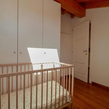 Contempora - Ca' Brenta Attic - Valle Intelvi - Апартаменты