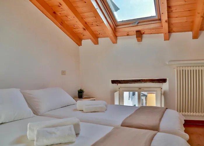 Contempora - Ca' Brenta Attic * San Fedele Intelvi